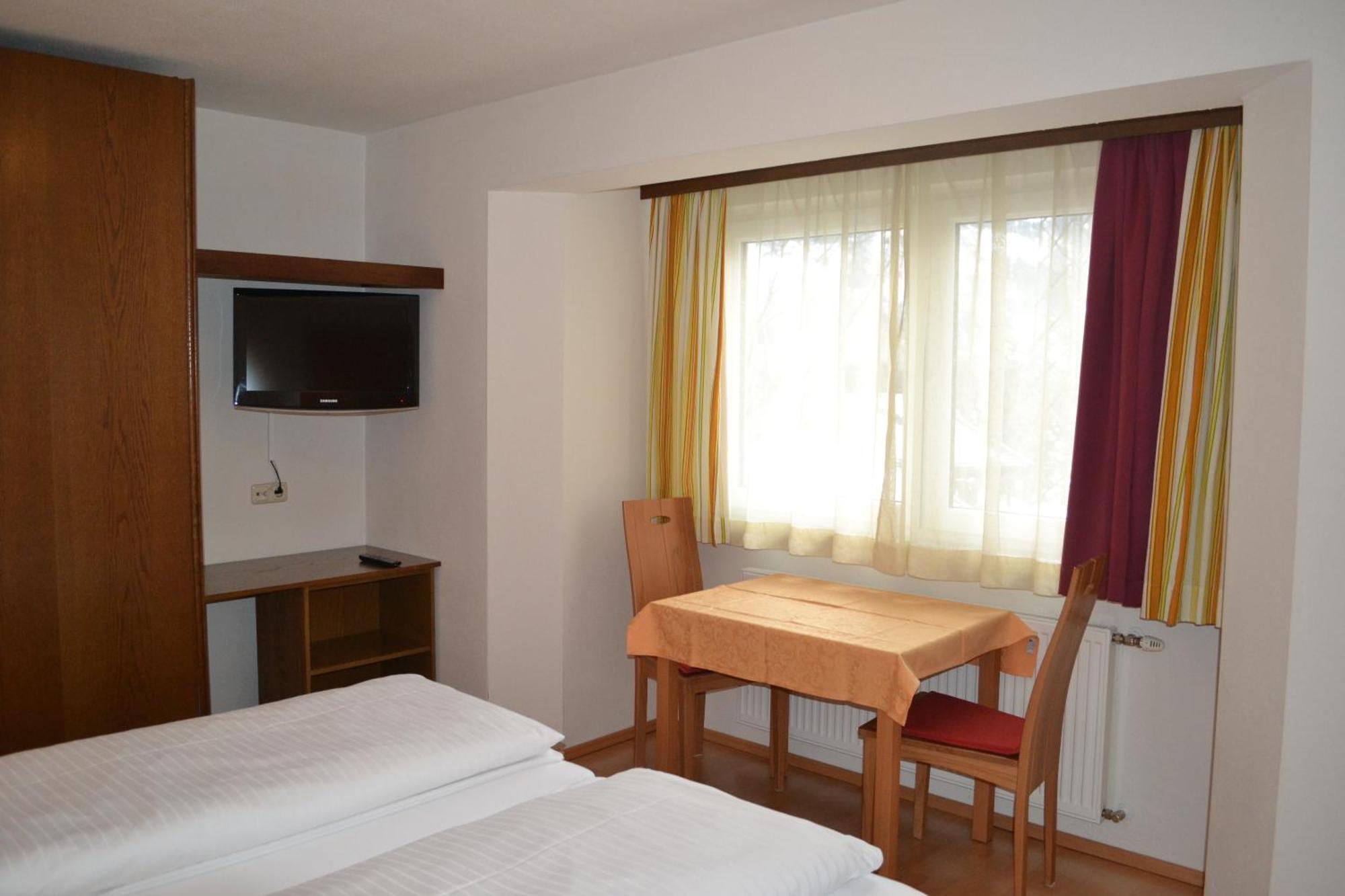Ferienhaus Schiwiese Mit Freiem Eintritt In Die Alpentherme & Freie Nutzung Der Gasteiner Bergbahnen Im Sommer 2025 Bad Hofgastein Room photo